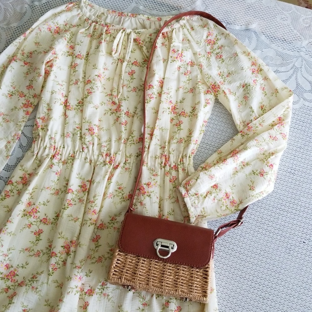 🎀 Adorable Picnic Straw Basket  crossbody 🎀